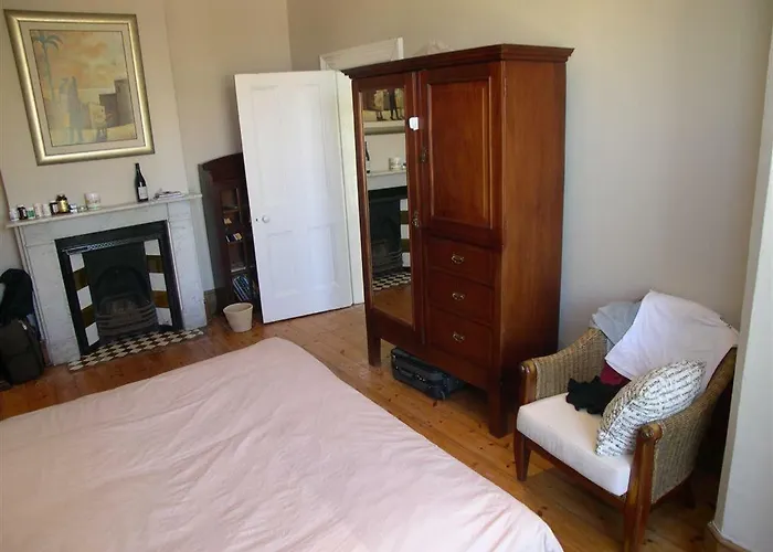 Werner Guest Room